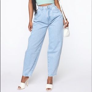 Light wash High Rise Mom Jeans
